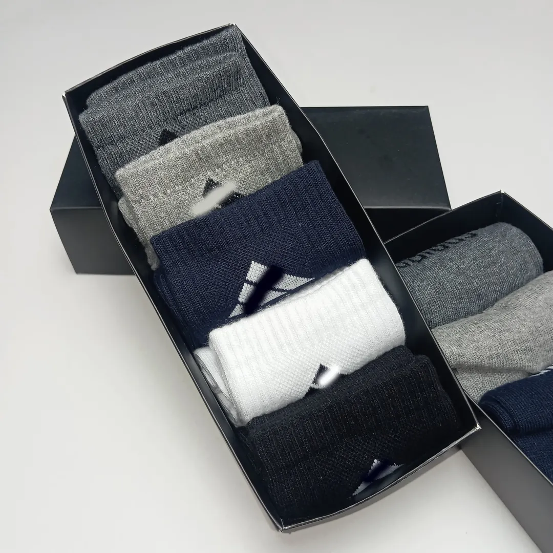 Ultimate Men's Athletic Quarter Socks – 5 Pairs of Comfort - Image 5