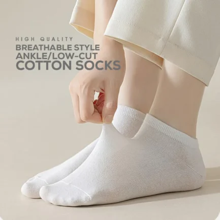 Solid Performance: 5 Pairs of Soft Moisture-Wicking Socks